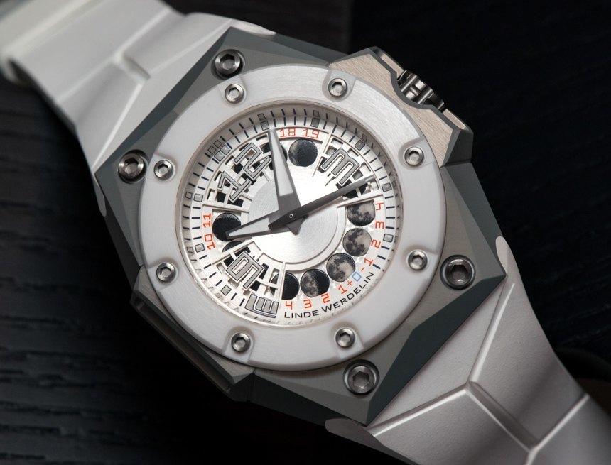 Linde-Werdelin-Oktopus-MoonLite-White-aBlogtoWatch-2