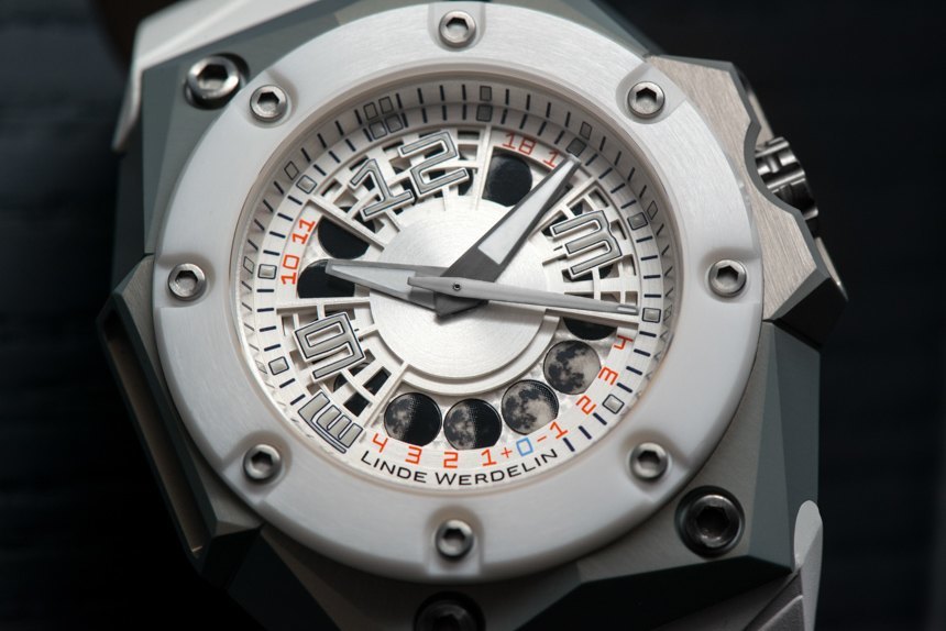 Linde-Werdelin-Oktopus-MoonLite-White-aBlogtoWatch-7